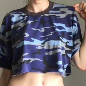 SALE🌈💕🎉 Vintage Blue n Black Camo Cropped Tee